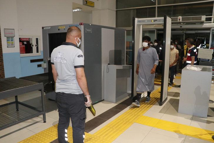 Iğdır'dan 103 Afgan düzensiz göçmen daha ülkelerine gönderildi G1