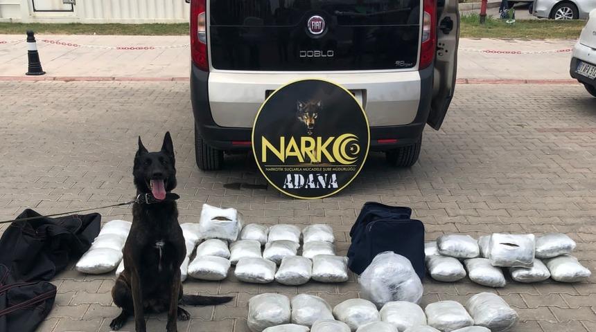 Adana'da aracında 37 kilogram esrar ele geçirilen sürücü tutuklandı
