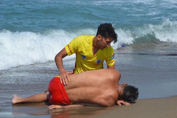 Sakarya'nın Karadeniz kıyısındaki ilçelerinde cankurtaranlar göreve başladı G5