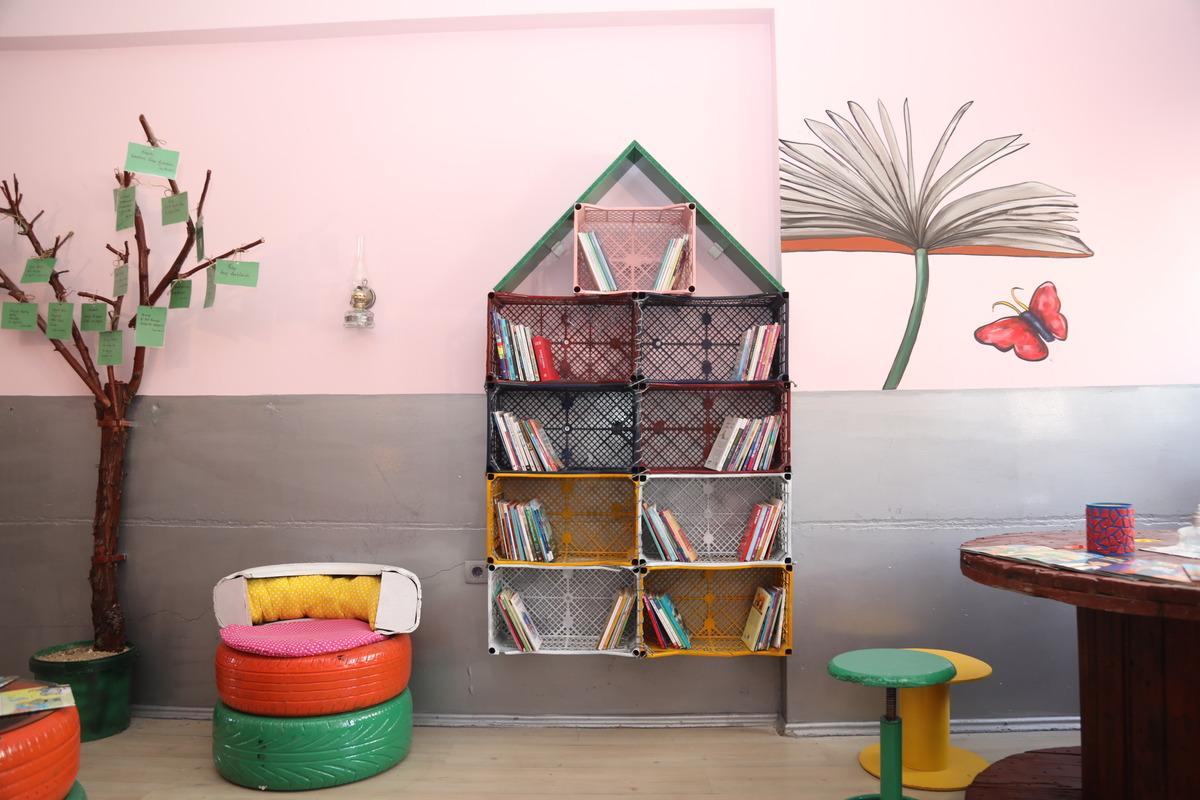 Atık malzemelerle Geri D&ouml;n&uuml;ş&uuml;m K&uuml;t&uuml;phanesi oluşturdular