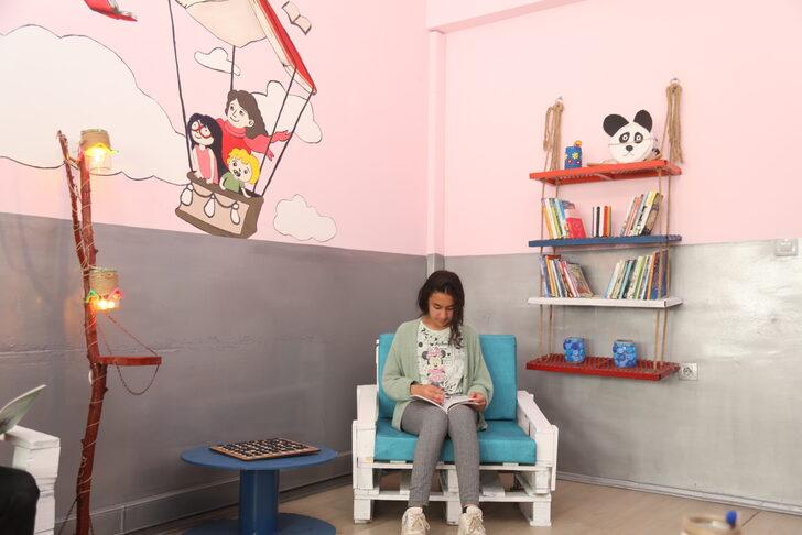 Atık malzemelerle Geri Dönüşüm Kütüphanesi oluşturdular G5