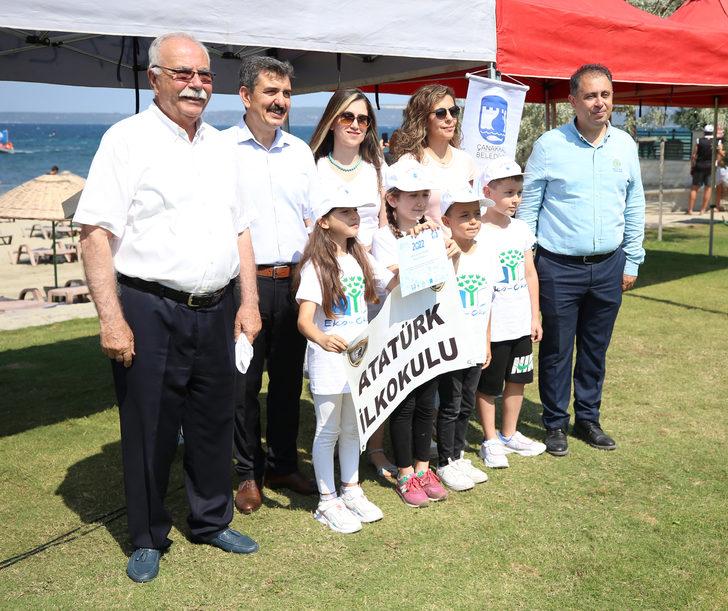 Çanakkale'deki Güzelyalı Halk Plajı'na mavi bayrak asıldı G5