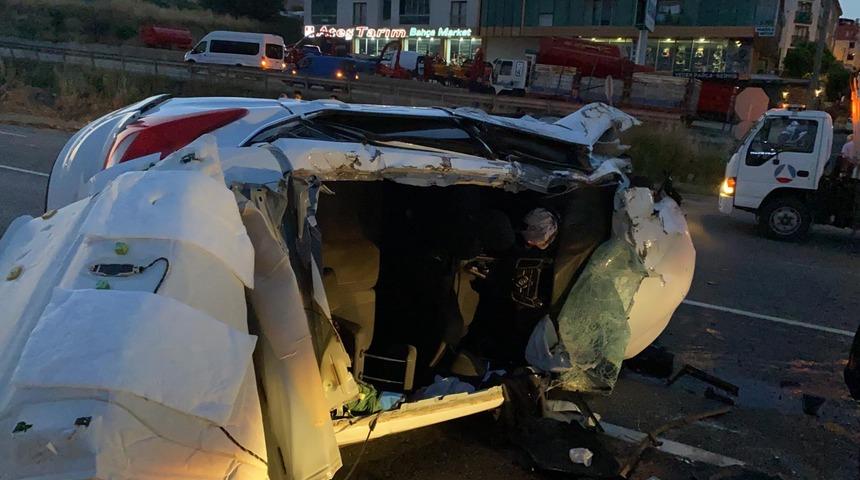 Tekirdağ'da tırla çarpışan otomobildeki 1 kişi öldü, 3 kişi yaralandı