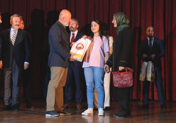 Kayseri'de hayırseverden diyabetli çocuklara sensörlü şeker ölçüm cihazı G1