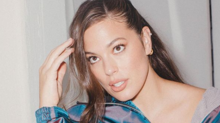 Büyük beden model Ashley Graham, emzirme pozuyla gündemde! “Yorgunum ama buradayız”