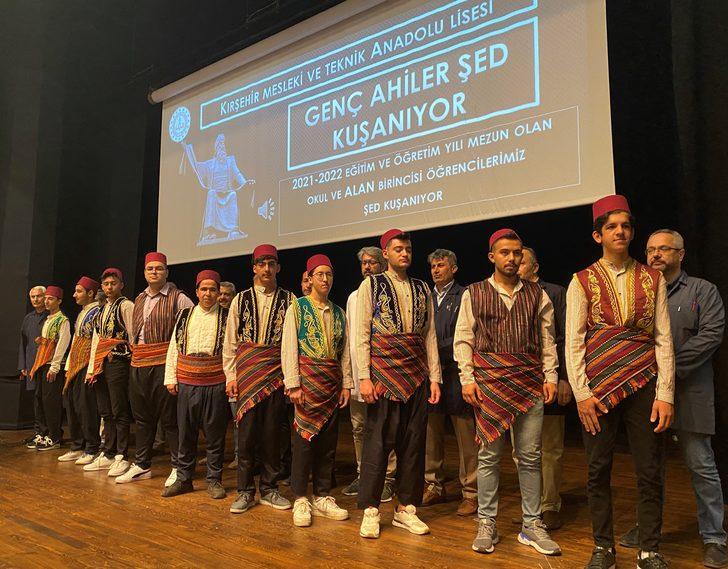 "Ahiler diyarı" Kırşehir'de meslek lisesi öğrencileri ilk defa şet kuşandı G2