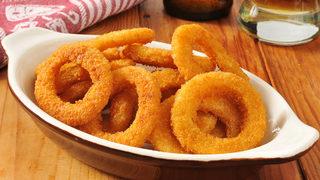 Çıtır çıtır olacak! Leziz soğan halkası tarifi