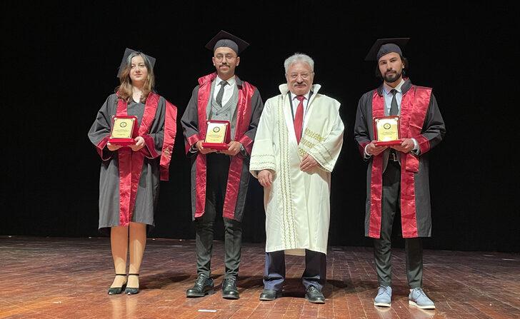 Artvin Çoruh Üniversitesi'nde mezuniyet heyecanı G2