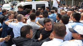 İstanbul'da büyük gerginlik! İBB zabıtalarıyla Üsküdar zabıtaları yumruk yumruğa kavga etti
