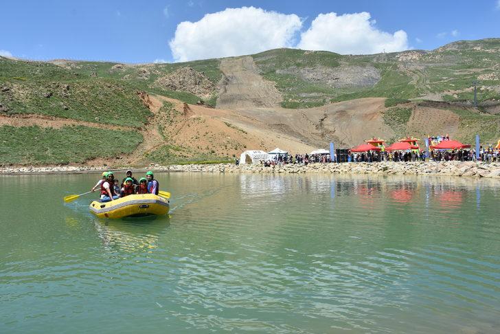 Hakkarili çocuklar karne şenliğinde eğlendi G4