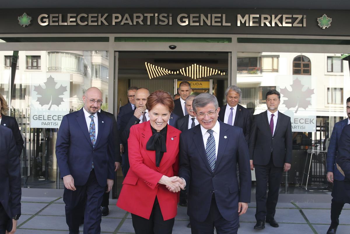 İYİ Parti Genel Başkanı Akşener, Gelecek Partisi Genel Başkanı Davutoğlu ile g&ouml;r&uuml;şt&uuml;