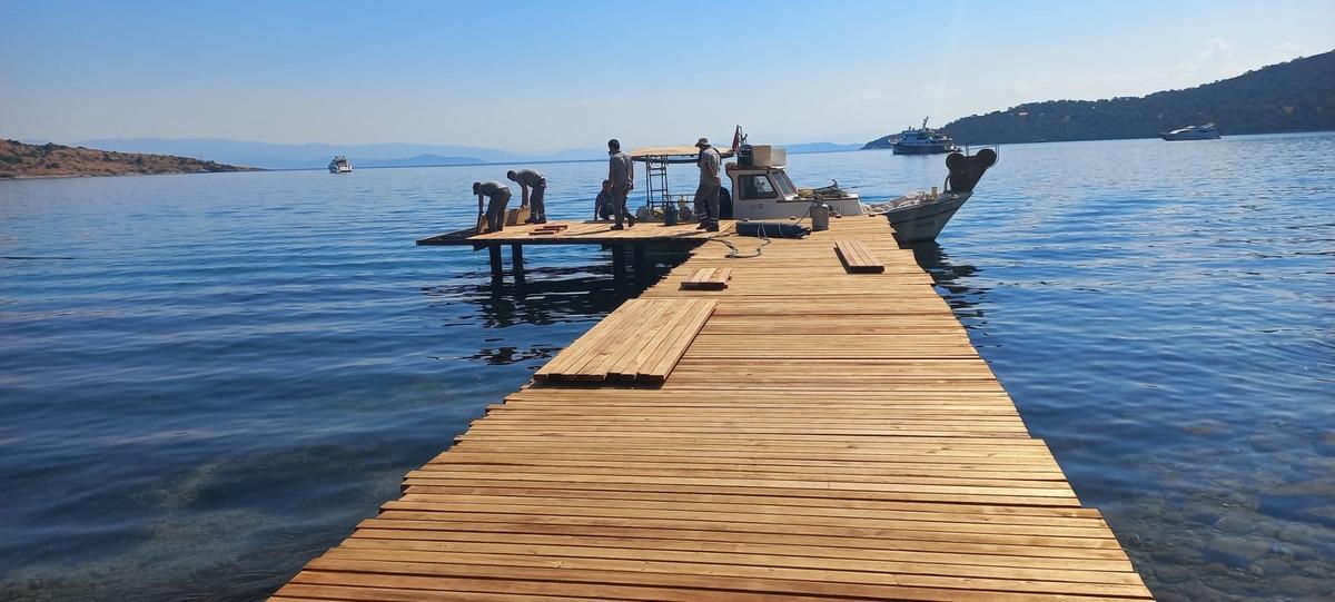 Bodrum'da ka&ccedil;ak yapıların yıkımları devam ediyor