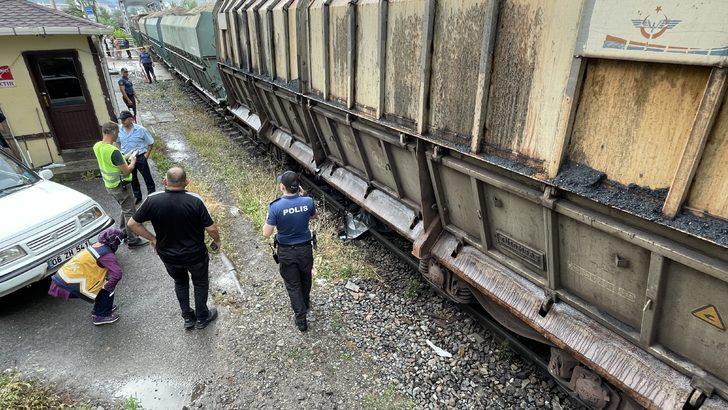 Karabük'te hemzemin geçitte trenin çarptığı kişi öldü G4