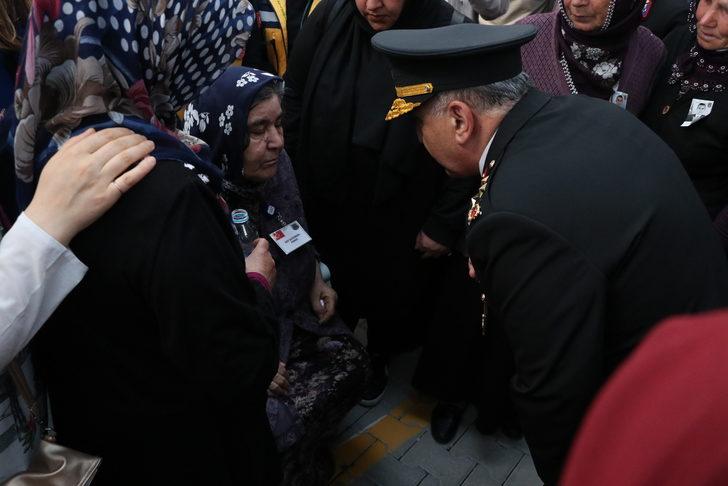 Trafik kazasında yaralanan ve hastanede şehit olan asker, Niğde'de toprağa verildi G4
