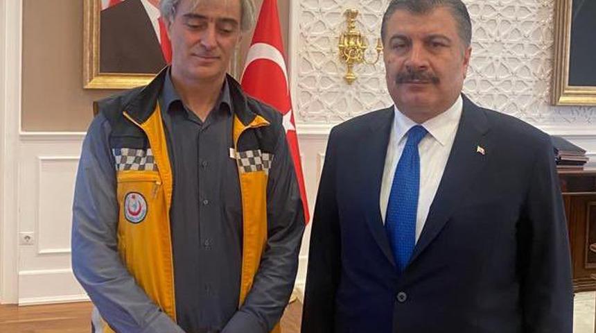 Ambulansı Sağlık Bakanlığı önüne çekip Bakan Koca'yla görüşmek istemişti! Hastaneden açıklama geldi: 'Araçta hasta bulunmadığı halde…'