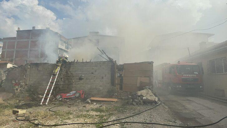 Bursa'da yangın sonucu bir ev kullanılamaz hale geldi G2