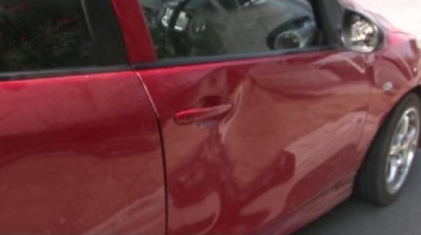 Güney Kıbrıs'ta Türk plakalı araçlara şok saldırı