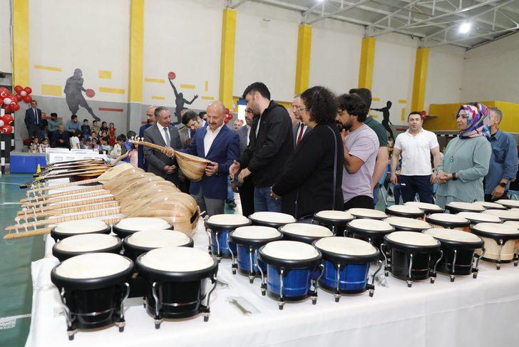 Ağrı'da okullara 10 bin spor malzemesi ve enstrüman dağıtıldı G4