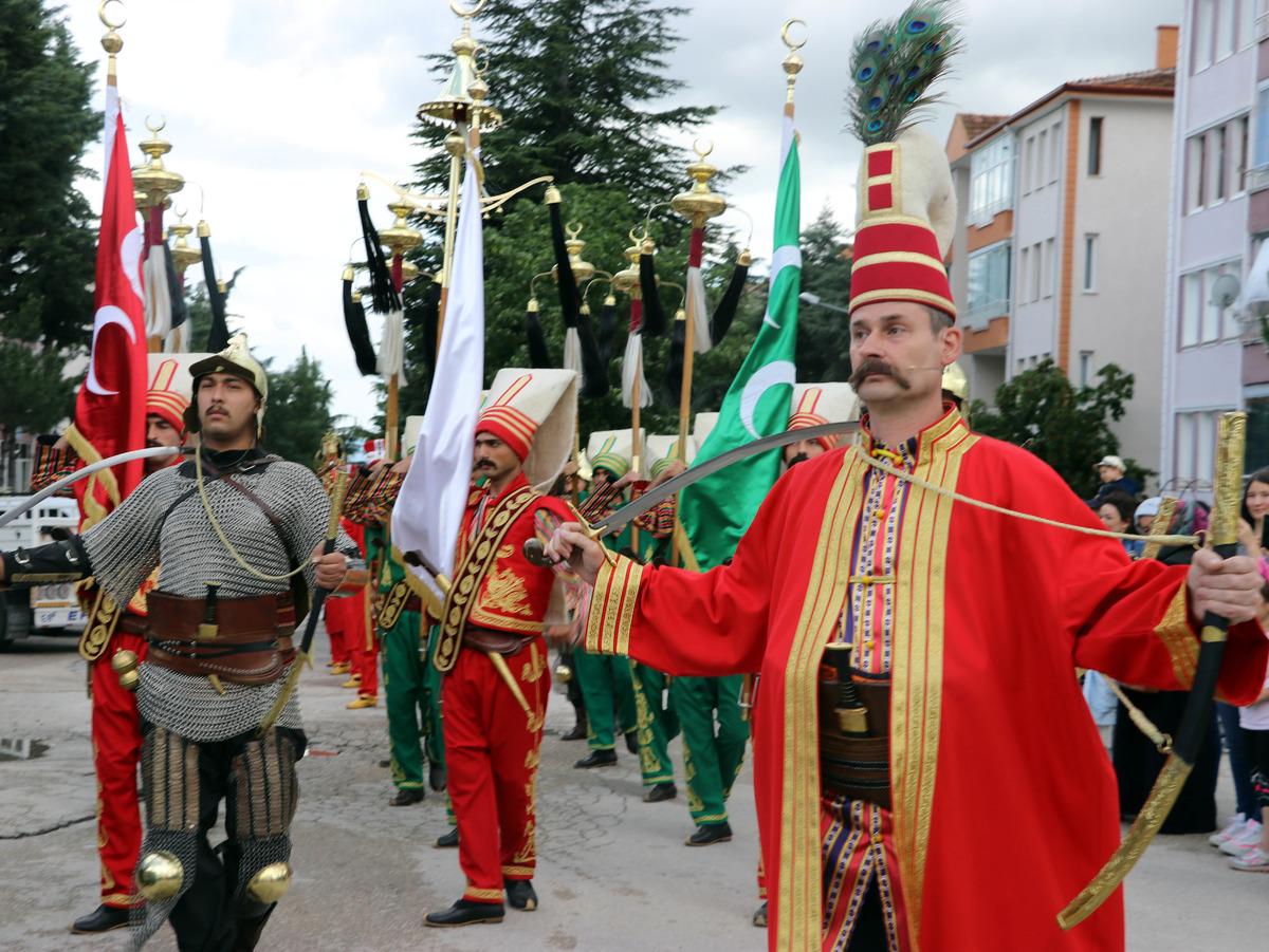 T&uuml;rk Yıldızları Amasya semalarında g&ouml;steri yaptı