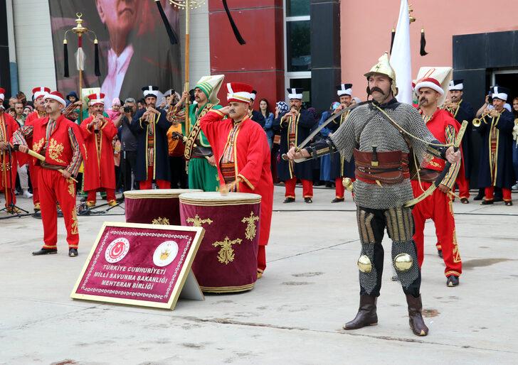 Türk Yıldızları Amasya semalarında gösteri yaptı G3