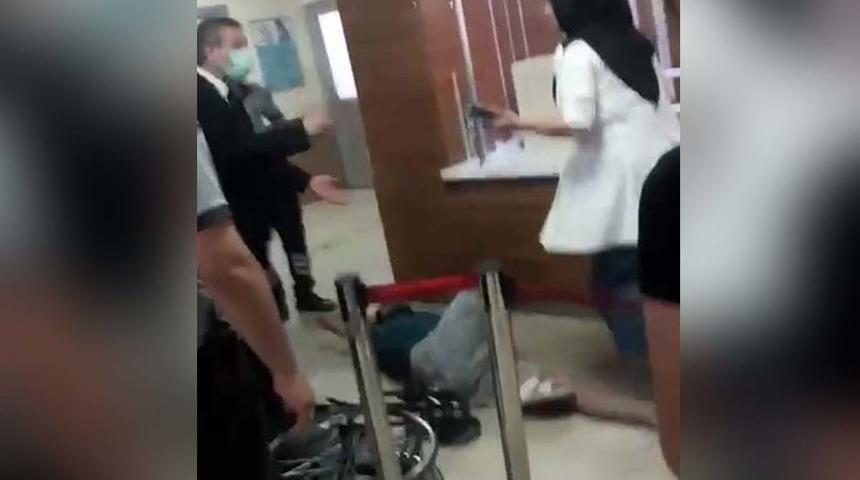 "Hastaneyi başınıza yıkarım" Sandalyeyi yere fırlattı, ortalığı birbirine kattı