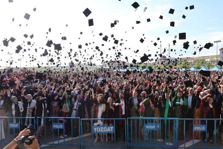 Yozgat Bozok Üniversitesinde mezuniyet sevinci G1