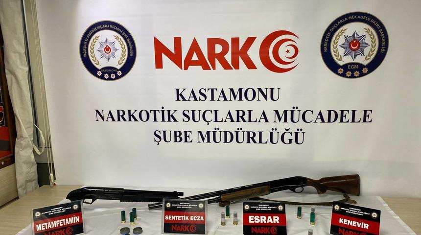 Daha önce uyuşturucudan tutuklanan kadın yine aynı suçtan yakalandı