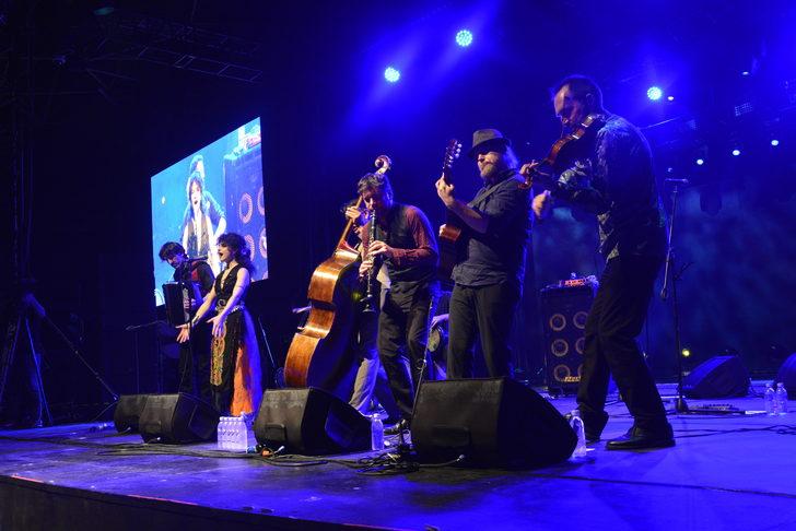 "Uluslararası Bursa Festivali "nde Barcelona Gipsy Balkan Orkestrası sahne aldı G2