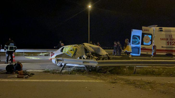 Ankara-Niğde Otoyolu'nda bariyerlere çarpan otomobildeki 2 kişi öldü G2