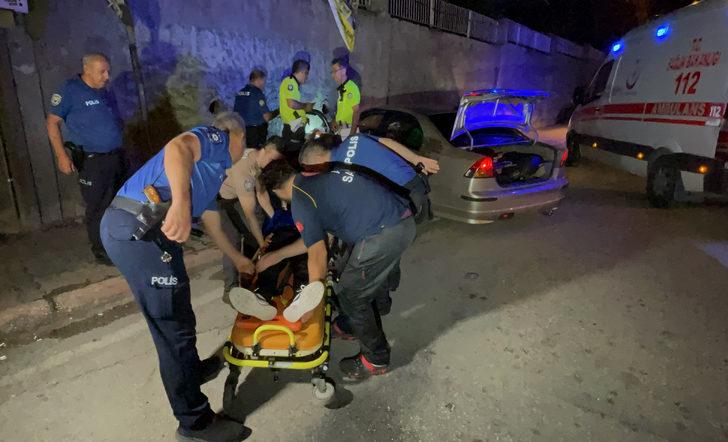 Adana'da polisten kaçmaya çalışan şüphelilerin otomobili duvara çarptı G3