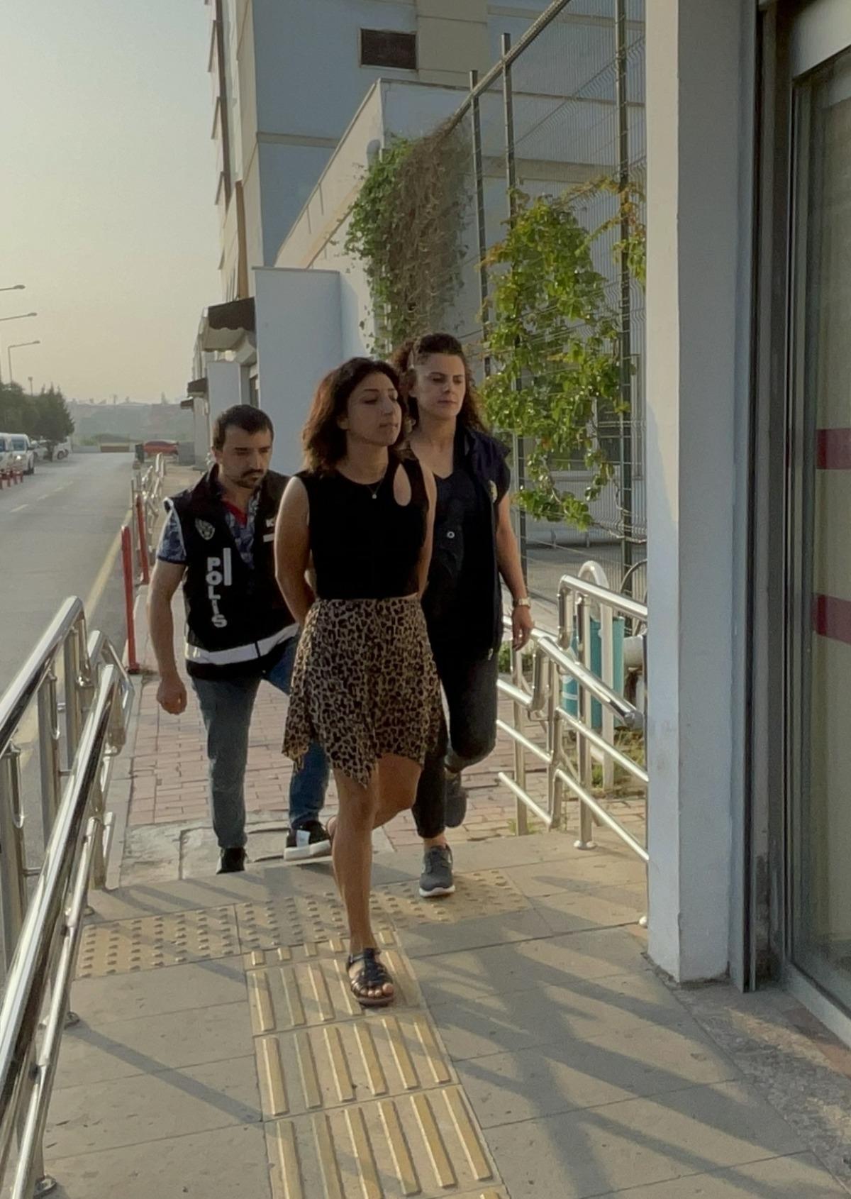 Adana'da hastanenin ila&ccedil;larını sattığı iddia edilen 10 ş&uuml;pheli hakkında g&ouml;zaltı kararı