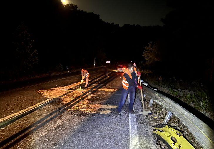 Akseki'de bariyerlere çarpan otomobildeki 3 kişi yaralandı G3