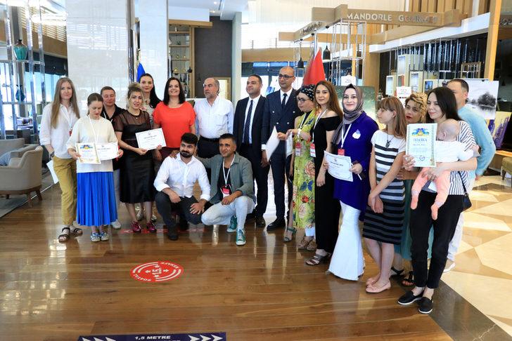 Ukraynalı ressamlar savaşla ilgili endişelerini tuvale yansıttı G5