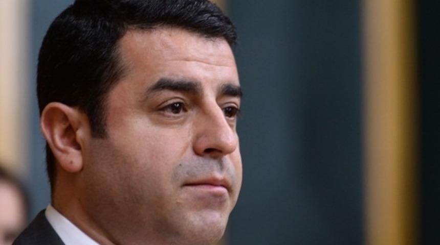 Selahattin Demirtaş'ın zırhlı makam camında ‘tek kurşun’ izi