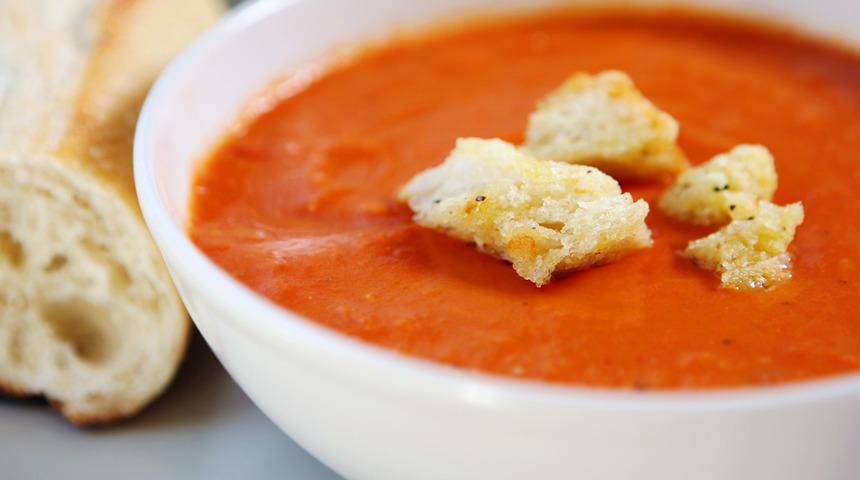 Domates çorbasını bir de böyle deneyin bayılacaksınız! Közlenmiş domates çorbası tarifi 