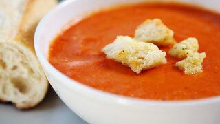 Domates çorbasını bir de böyle deneyin bayılacaksınız! Közlenmiş domates çorbası tarifi 