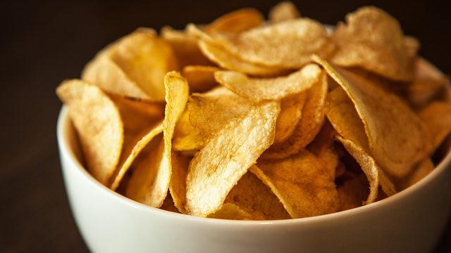 Çok daha sağlıklı: Çıtır çıtır fırında patates cipsi