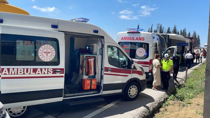 Kocaeli'de belediye otobüsü tankere çarptı, 11 yolcu yaralandı G3