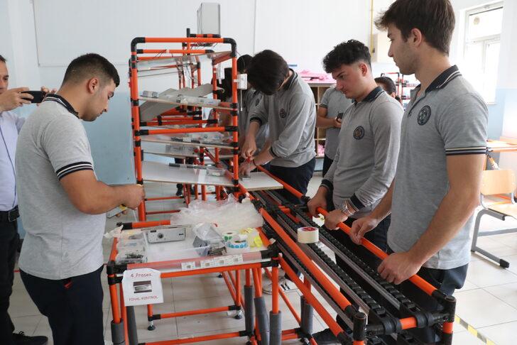Yalova'daki meslek lisesinin "Yalın Model Fabrika Sınıfı" donanımlı eleman yetiştiriyor G3