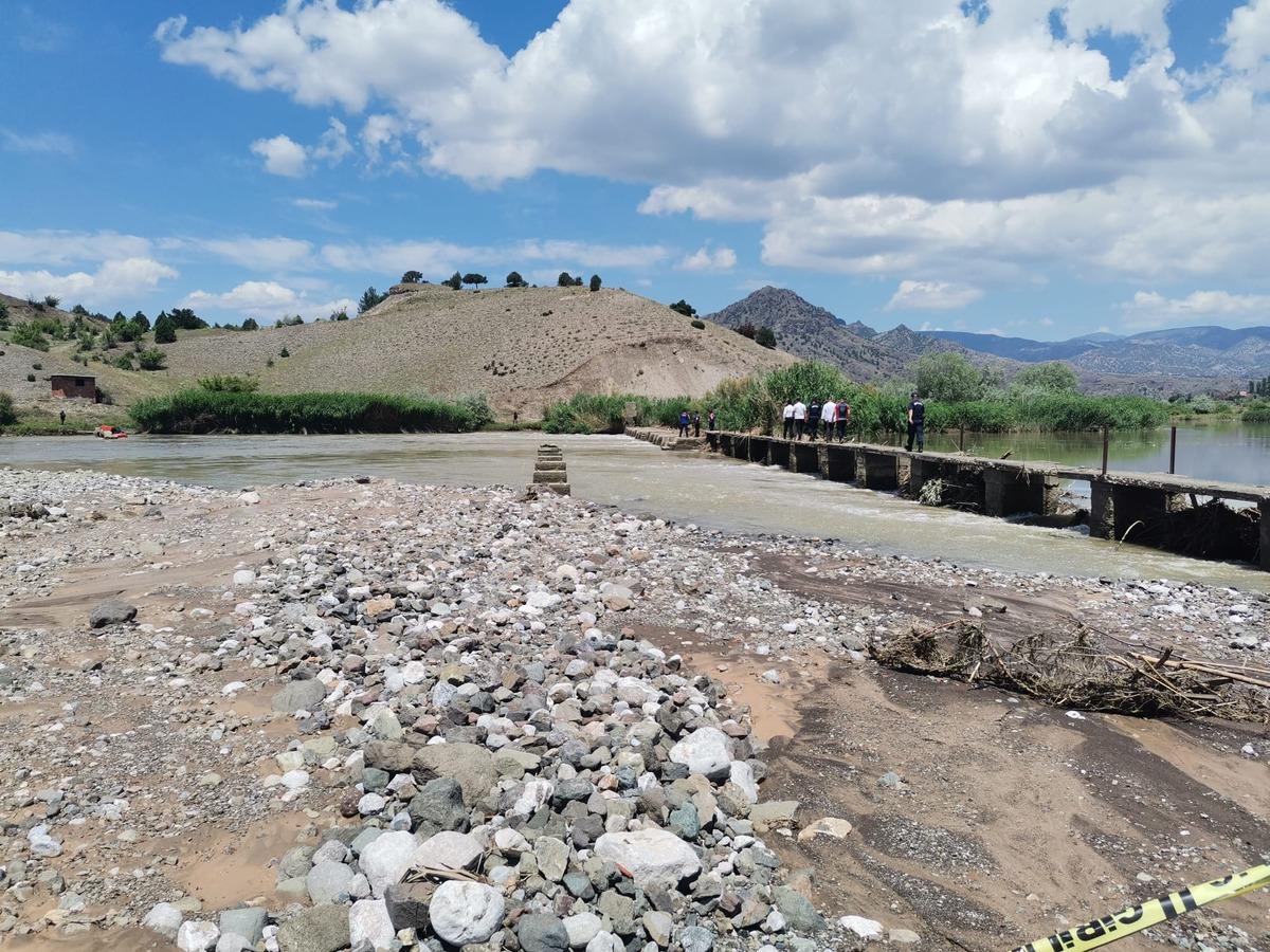 &Ccedil;orum'da kayıp ihbarı yapılan gen&ccedil; kızın cesedi Kızılırmak'ta bulundu