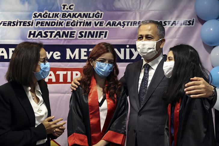 İstanbul'da hastanede öğrenim gören çocuklar karnelerine kavuştu G5