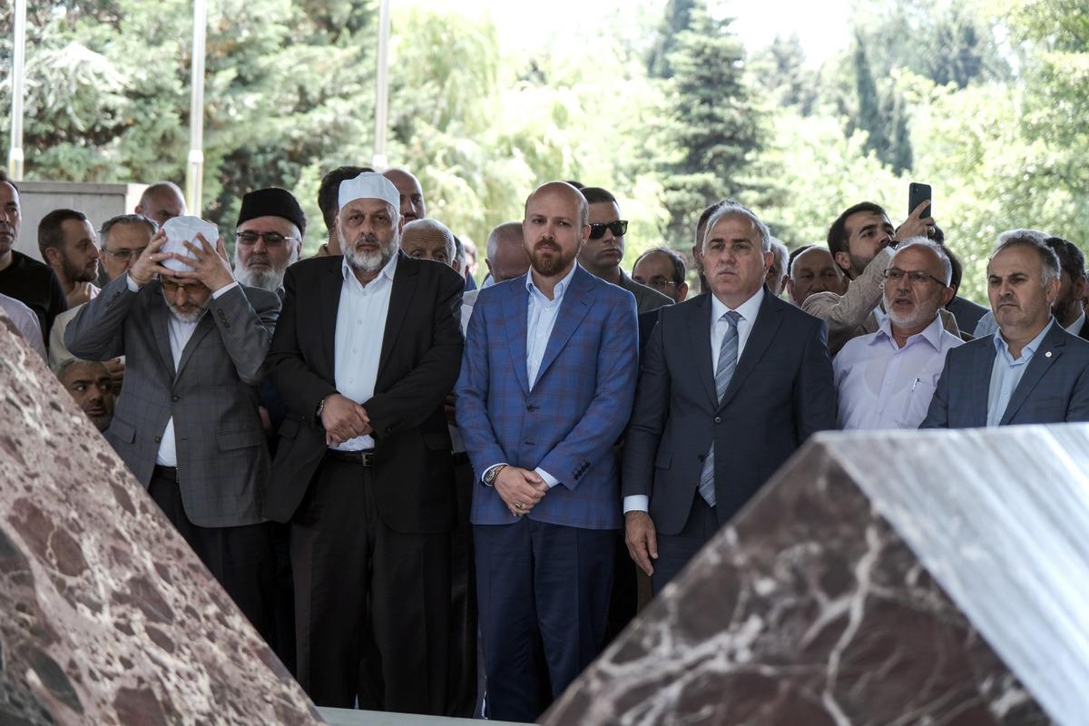 Adnan Menderes ezanın aslına iadesinin 72. yılında İstanbul'da anıldı