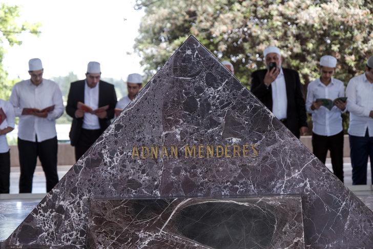 Adnan Menderes ezanın aslına iadesinin 72. yılında İstanbul'da anıldı G4