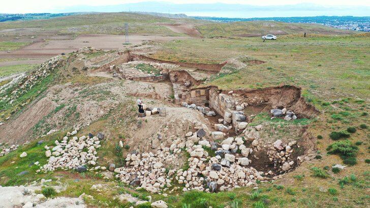 Van'da ızgara planlı antik kentin bulunduğu alana yürüyüş düzenlendi G3