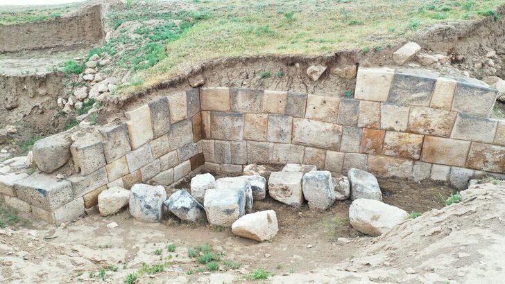 Van'da ızgara planlı antik kentin bulunduğu alana yürüyüş düzenlendi G4