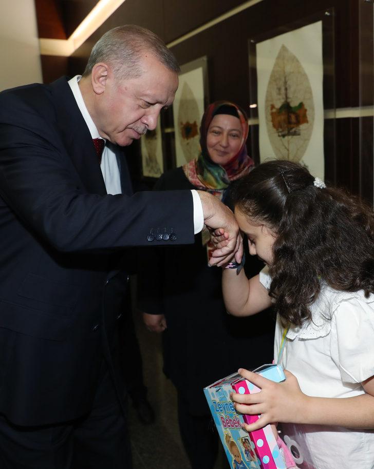 Cumhurbaşkanı ve AK Parti Genel Başkanı Erdoğan, Genişletilmiş İl Başkanları Toplantısı'nda konuştu: (1) G1