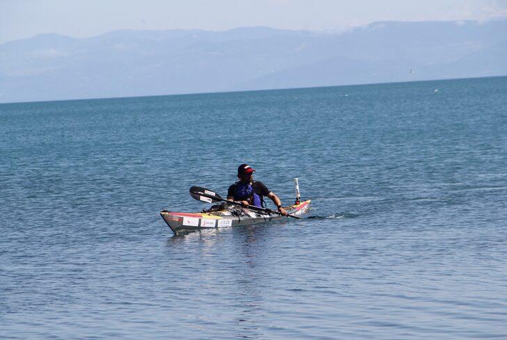 Kız çocuklarının eğitimine dikkati çekmek için kanoyla denize açılan sporcu Sinop'a ulaştı G2