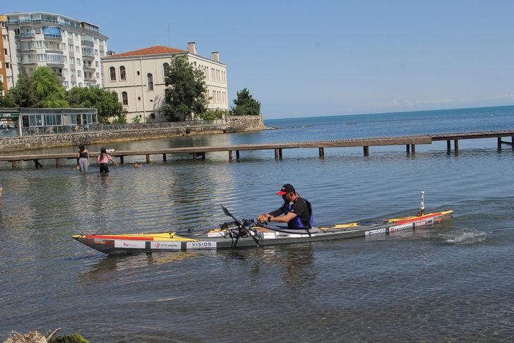 Kız çocuklarının eğitimine dikkati çekmek için kanoyla denize açılan sporcu Sinop'a ulaştı G3