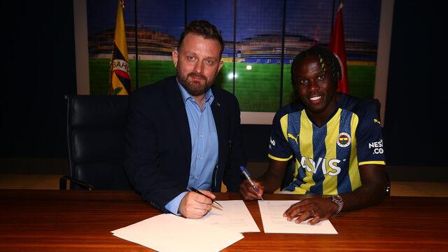 SON DAKİKA: Fenerbahçe eski Galatasaraylı Bruma'yı transfer etti! Portekizli yıldız çubuklu formayla böyle poz verdi