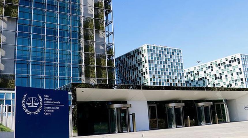 Rus ajan yakayı ele verdi! Uluslararası Ceza Mahkemesi'ne girerken fark edildi